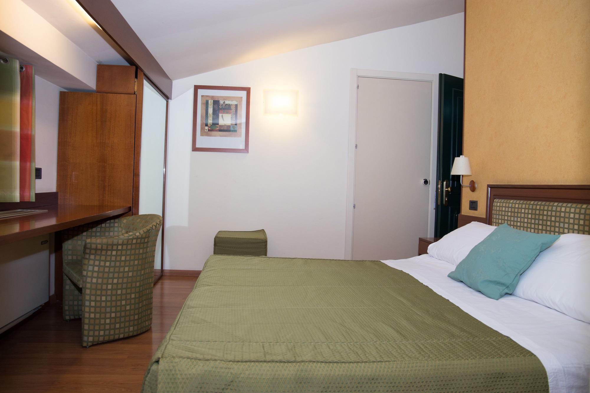 Hotel Montreal รากูซา ภายนอก รูปภาพ