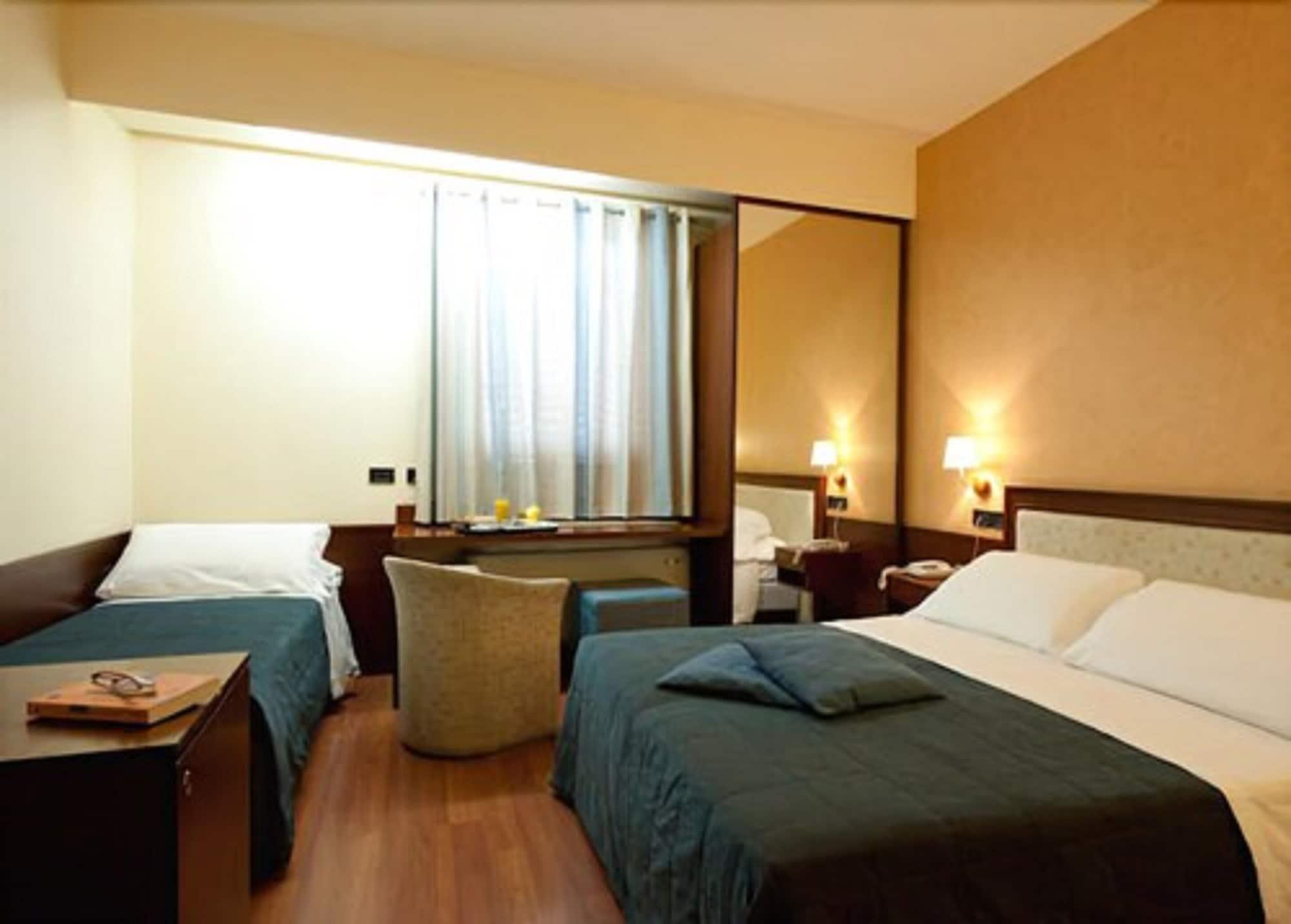 Hotel Montreal รากูซา ภายนอก รูปภาพ