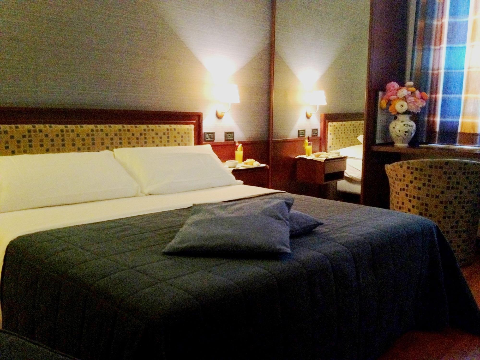 Hotel Montreal รากูซา ภายนอก รูปภาพ