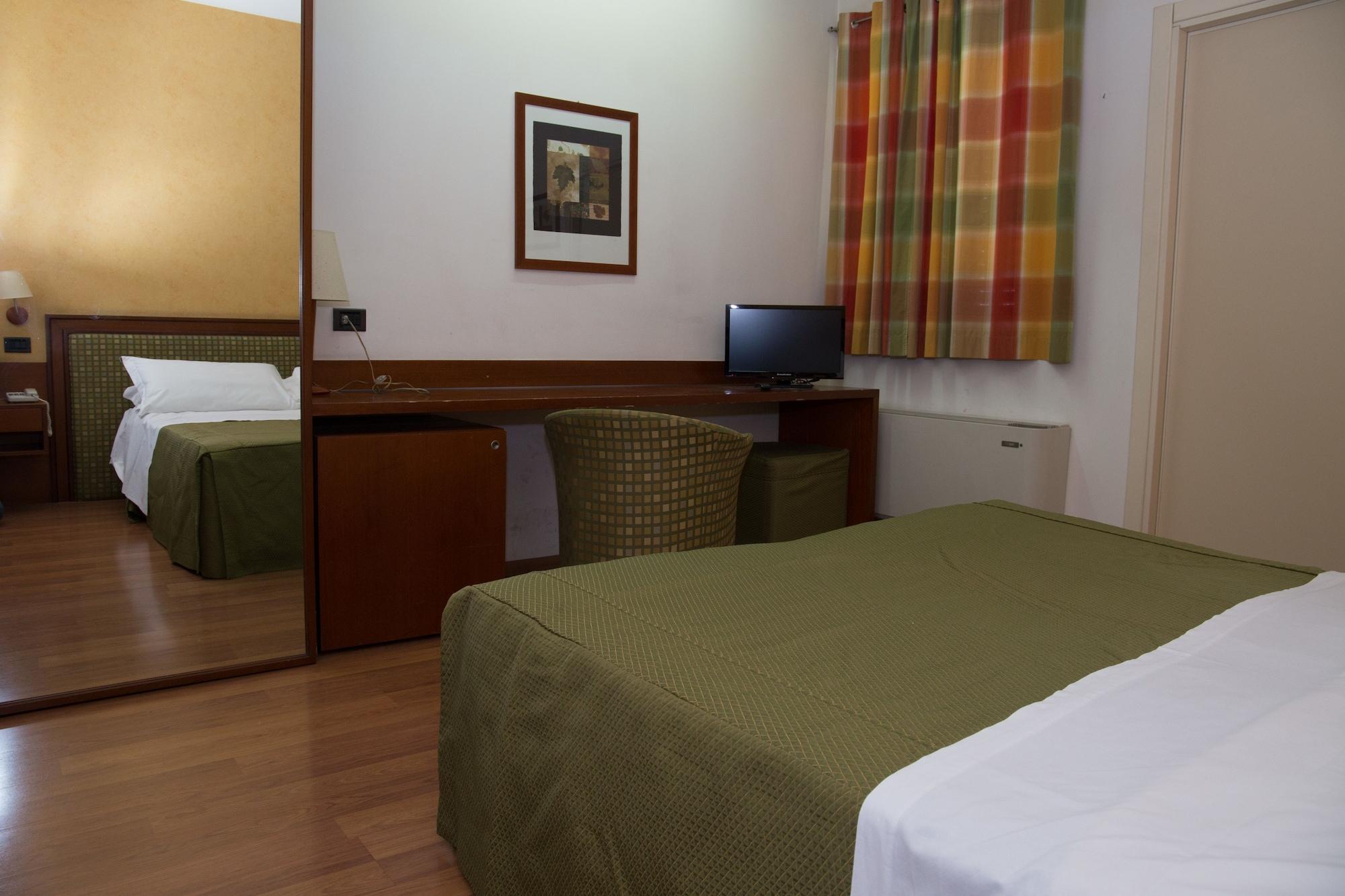 Hotel Montreal รากูซา ภายนอก รูปภาพ