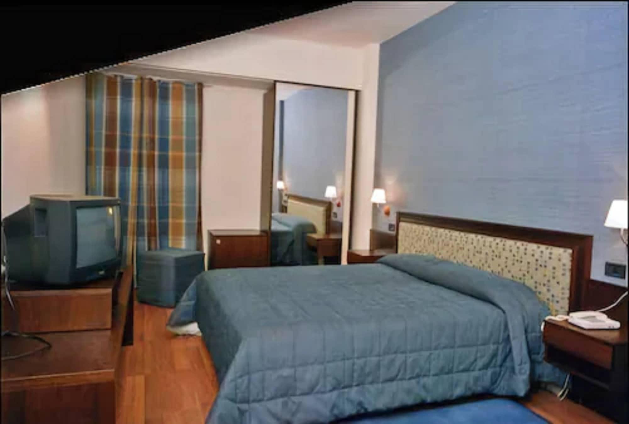 Hotel Montreal รากูซา ภายนอก รูปภาพ