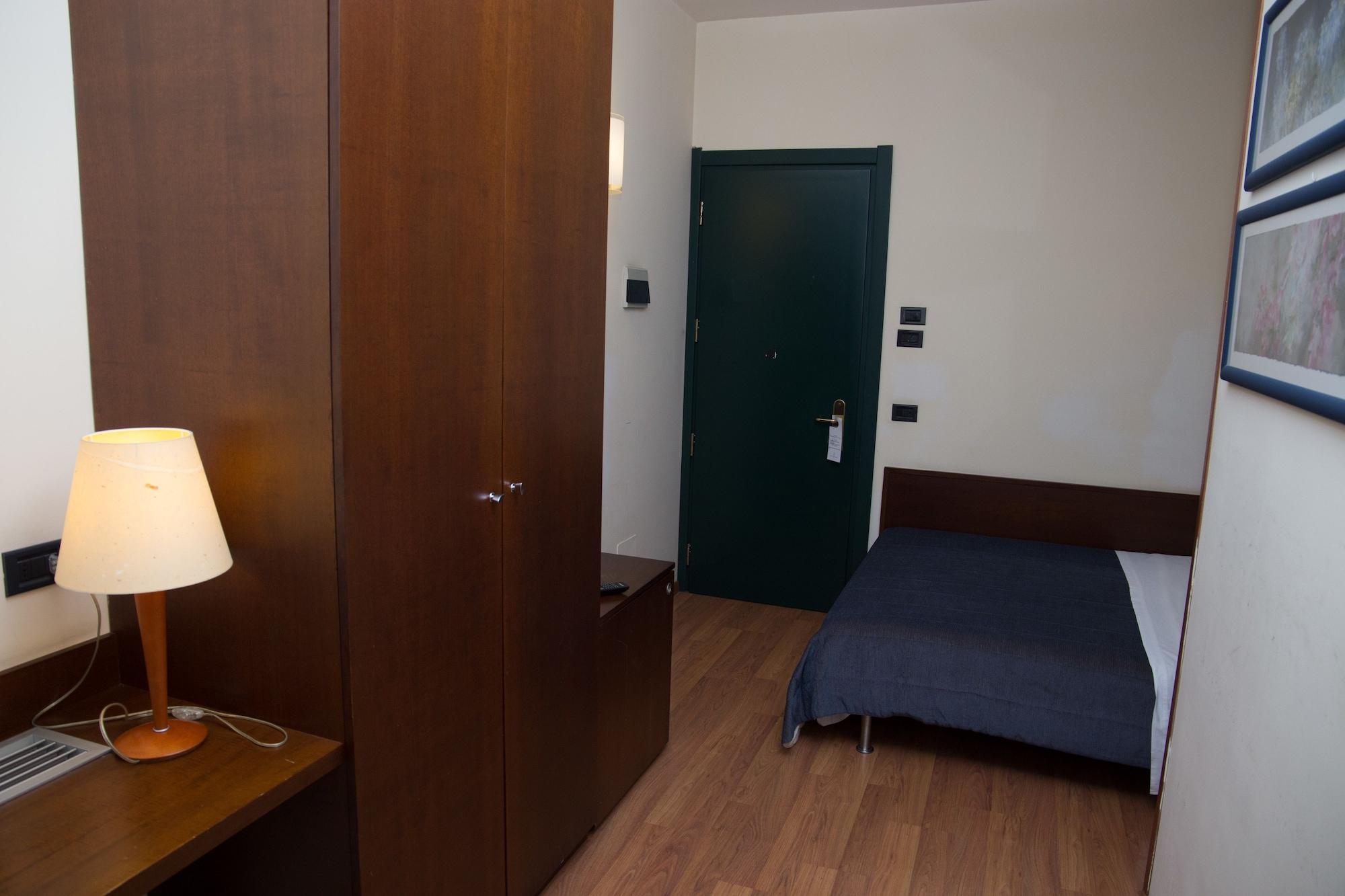 Hotel Montreal รากูซา ภายนอก รูปภาพ