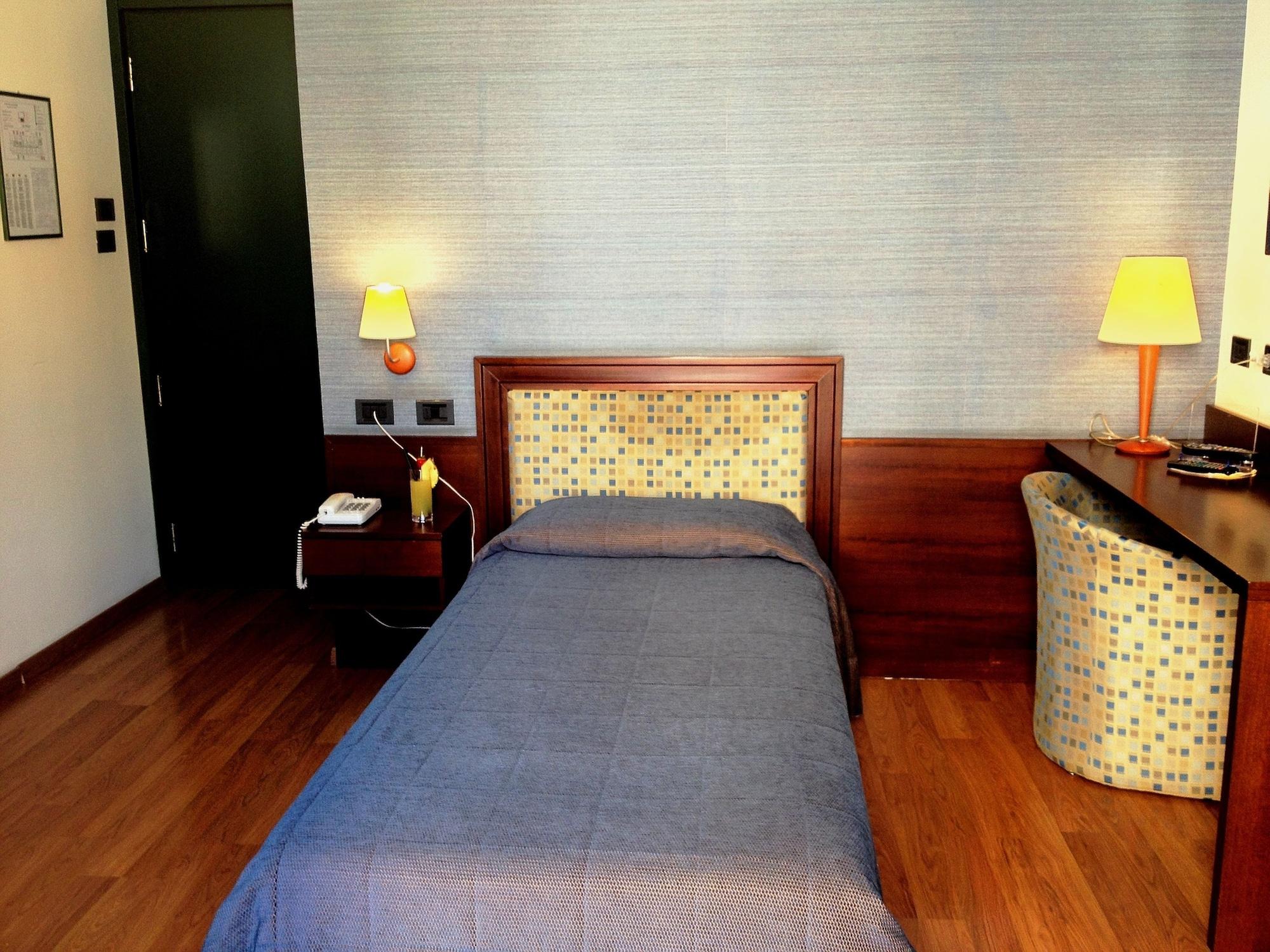 Hotel Montreal รากูซา ภายนอก รูปภาพ
