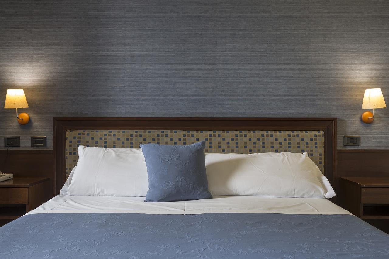 Hotel Montreal รากูซา ภายนอก รูปภาพ