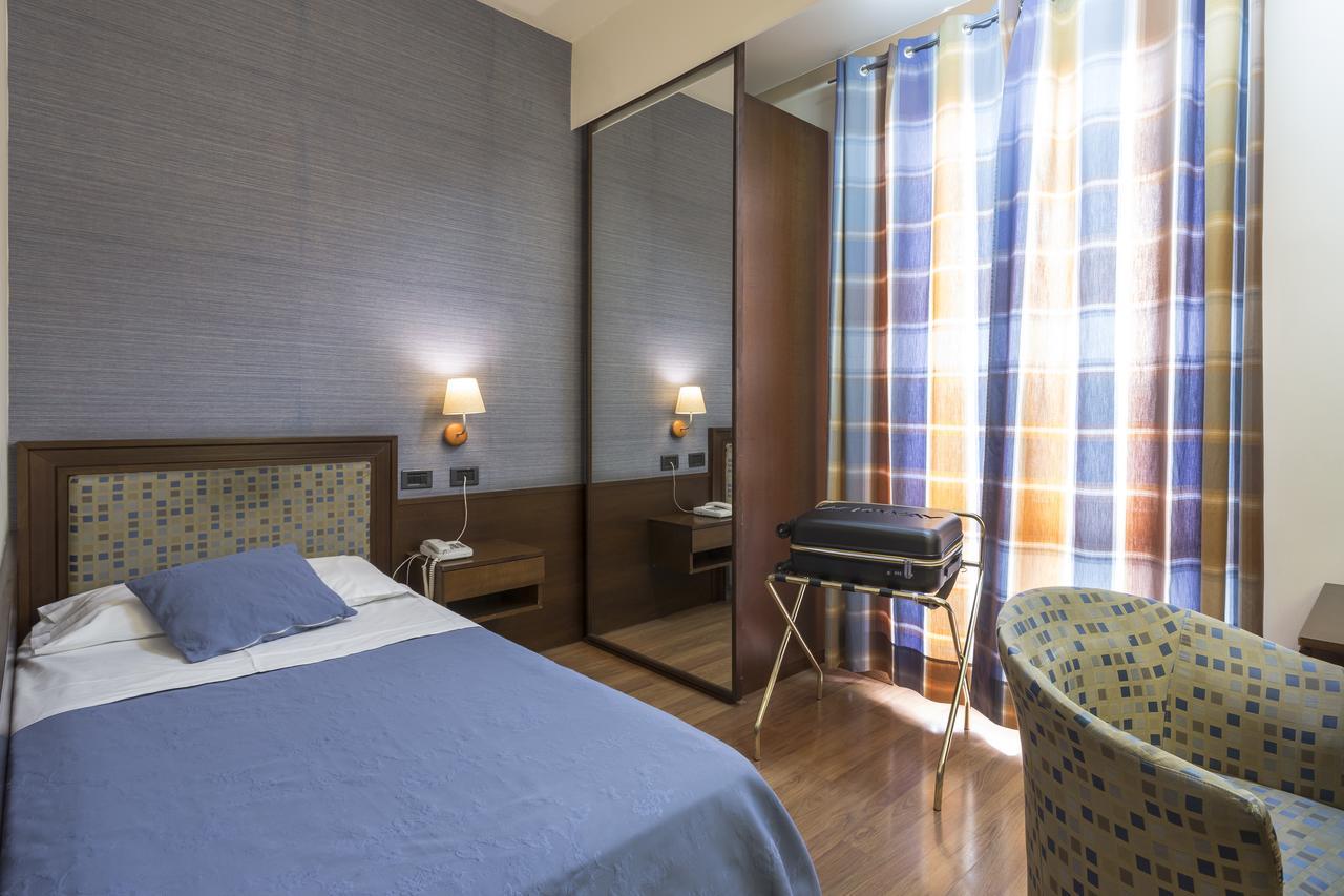 Hotel Montreal รากูซา ภายนอก รูปภาพ