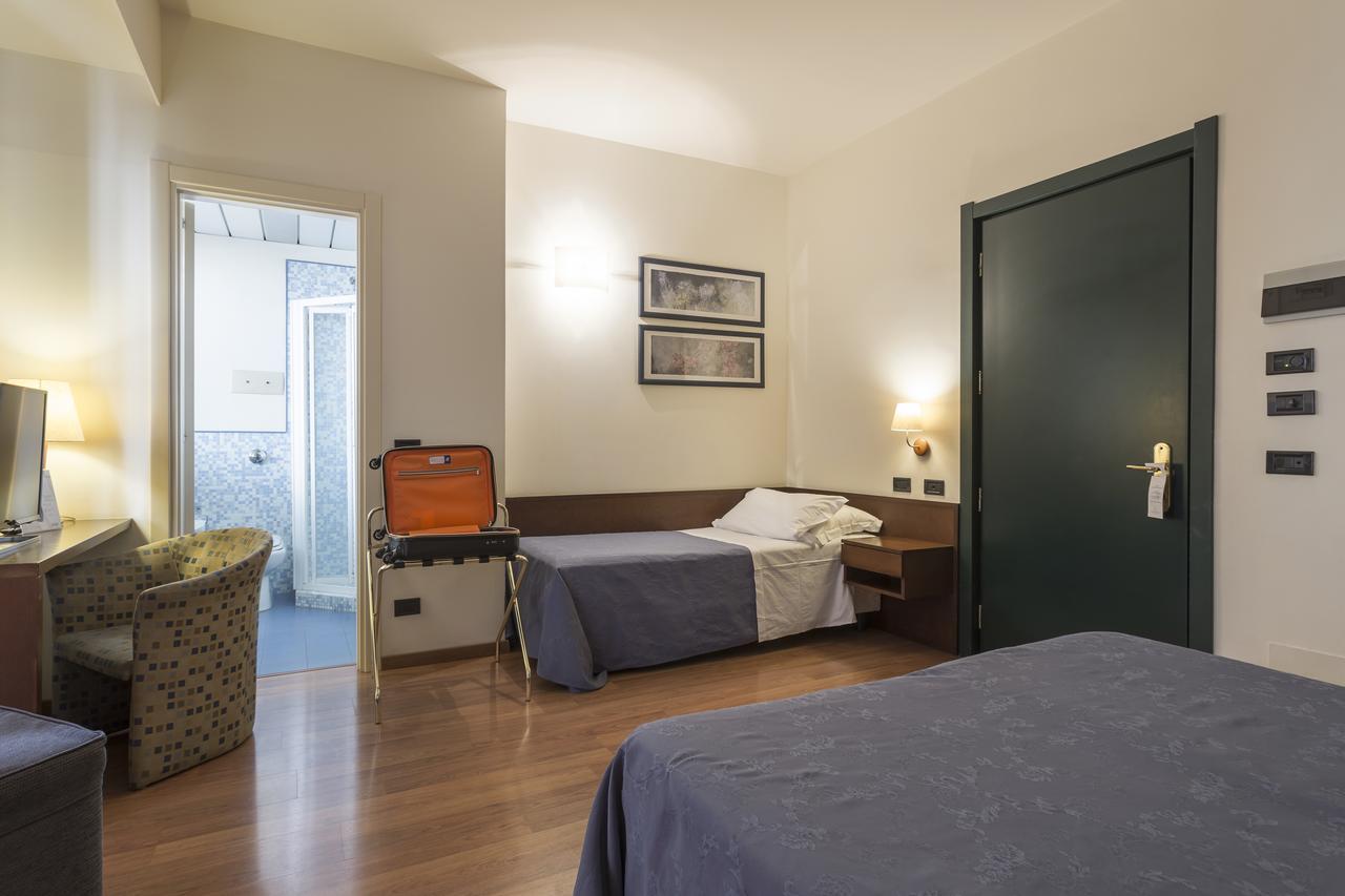 Hotel Montreal รากูซา ภายนอก รูปภาพ